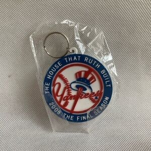 New York Yankees 2008 Stadium Final Season Keychain The House Ruth Built Charm